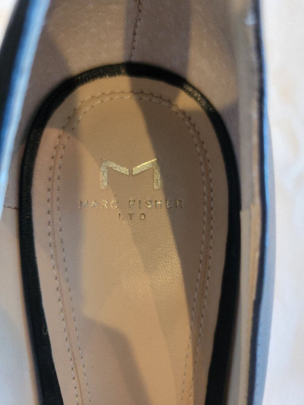 Marc Fisher LTD Black Leather Pointed Toe Block Heel Pumps Leather Sole Size 9M - Picture 4 of 8